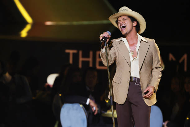 Bruno Mars Announces New Album Is Complete After a Decade
